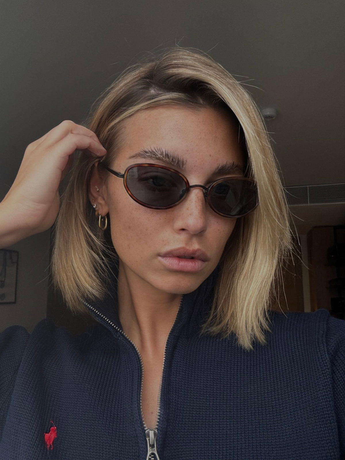 VEHLA Cleo Black Smoke Rimless Oval Sunglasses 56mm Vehla Unisex Cleo Black/Smoke – hepsikanadadan main image 4