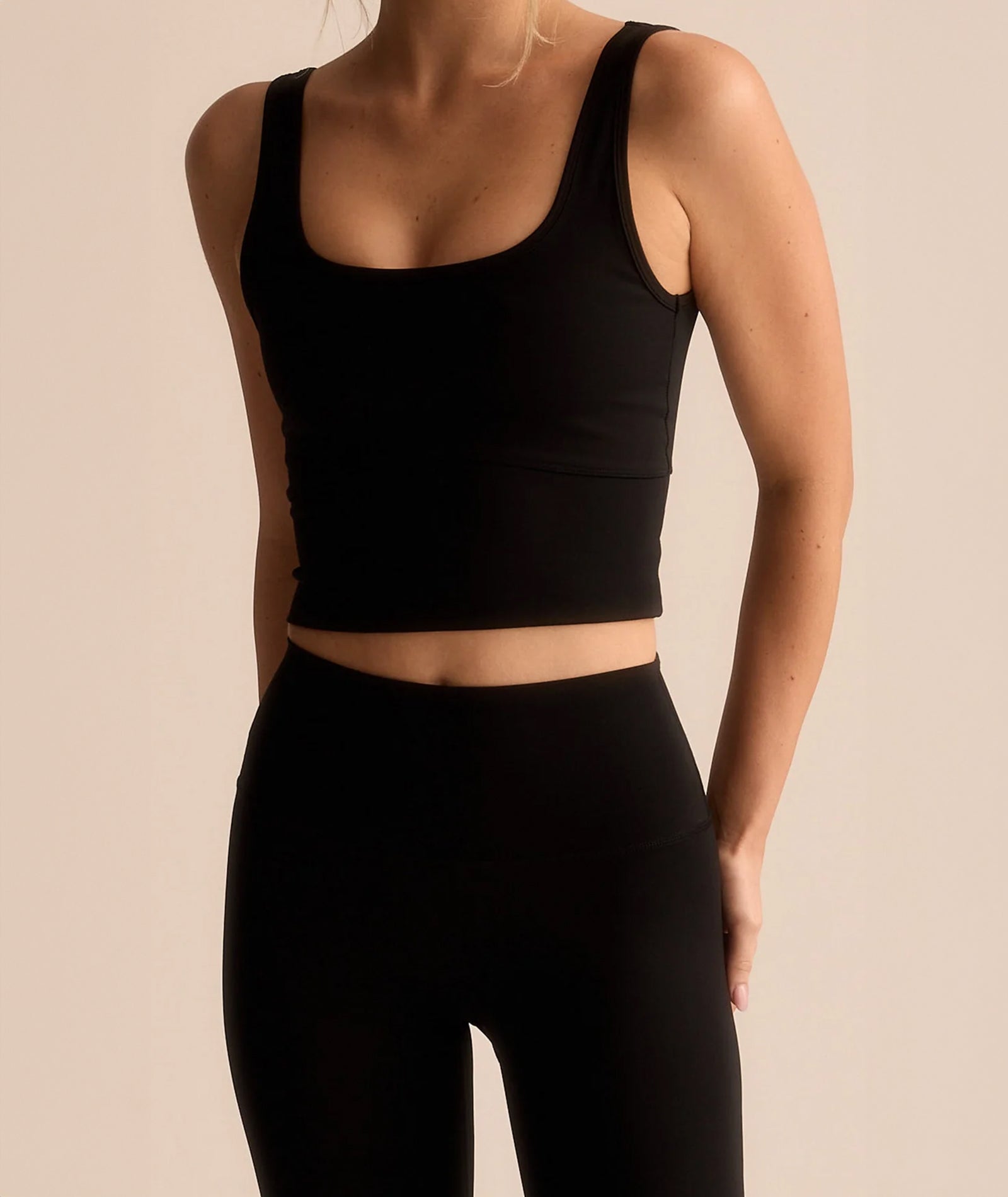 Cropped Tank | Black | VEHLA