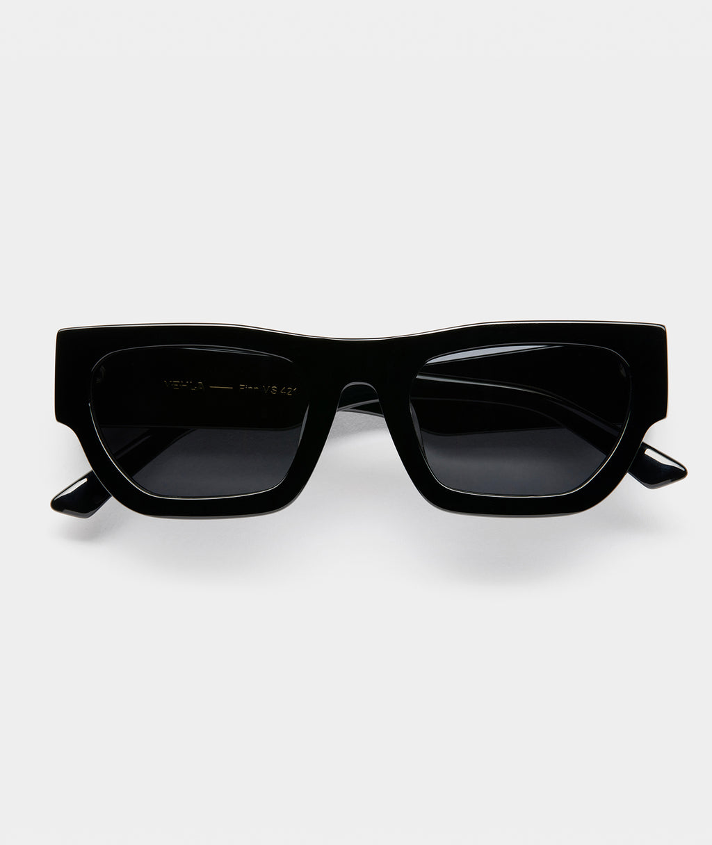 Finn Sunglasses Black / Smoke | VEHLA display picture 3