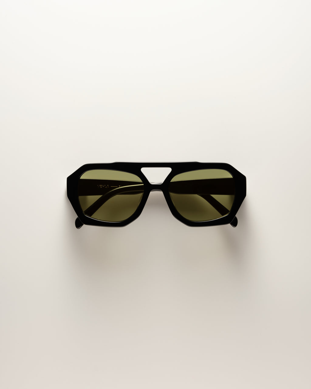 River Black / Khaki Sunglasses | VEHLA display picture 3