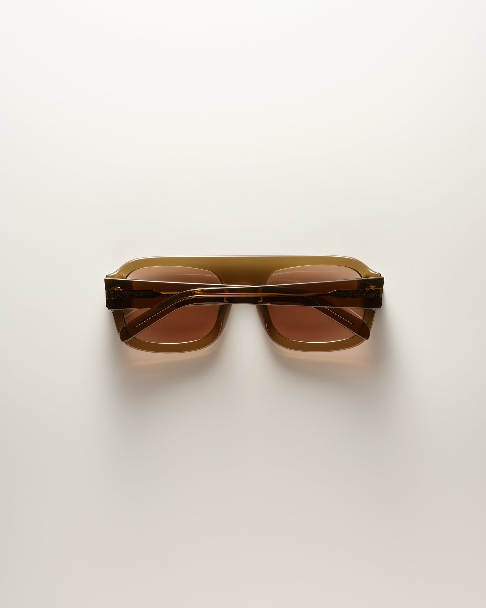 VEHLA Kaia Tortoise Sunglasses Vehla Kaia Sunglasses in Malbec/Khaki | Wardrobe Icons main image 4