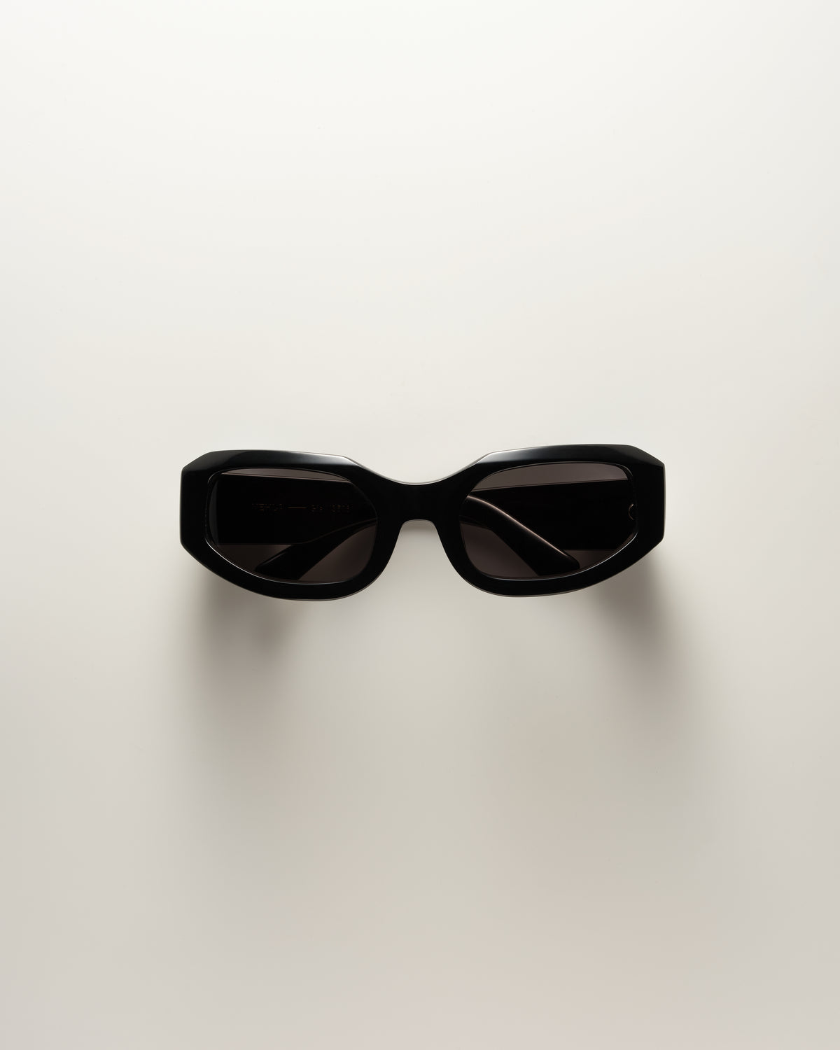 Gia | Sleek Wrap-Around Sports Style Sunglasses for Women  display picture 2